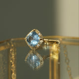 gold ring with blue sapphire 